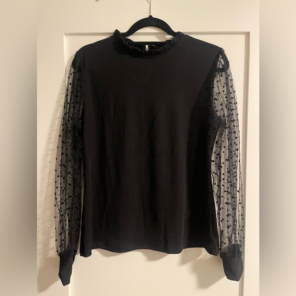 Blouse sheer sleeves